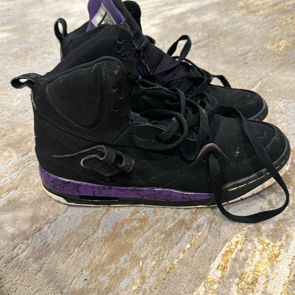 Nike Air Jordan Flight 45 GS Lace Basketball Shoes 6Y 7.5 women Purple Black GUC